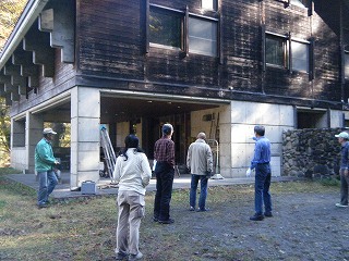 01天狗平ロッジ小屋閉め.jpg
